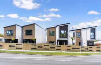 3/155 Te Atatu Road, Te Atatu South