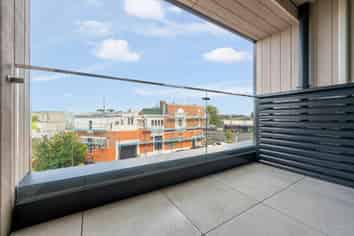 211/8 Meadowbank Road, Meadowbank