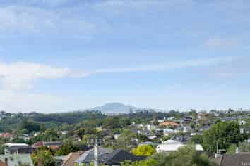211/8 Meadowbank Road, Meadowbank