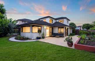 35 Waimanu Bay Drive, Te Atatu Peninsula