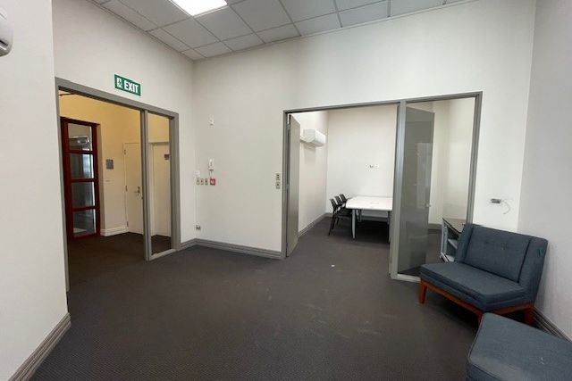 Ground Floor Professional Offices 280 m² - Vista 3