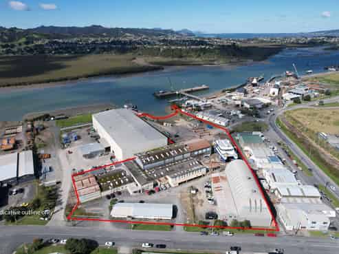 Working Heavy Marine Slipway