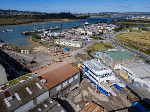 Working Heavy Marine Slipway