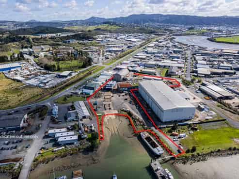 Working Heavy Marine Slipway