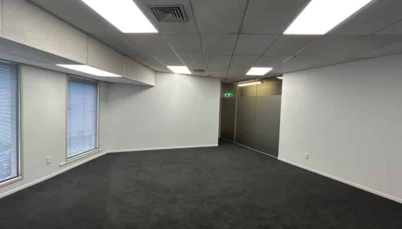 8/295 Lincoln Road, Henderson
