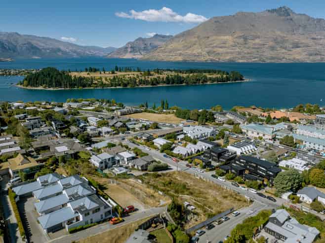 9-13 Hallenstein Street & 1 York Street, Queenstown