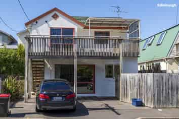 9 Ethel McMillan Place, North Dunedin
