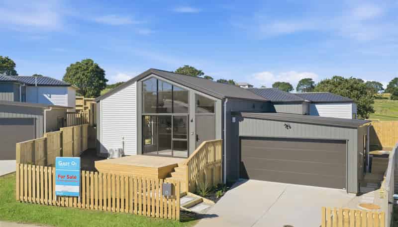  8 Whale Bay Rise, Gulf Harbour