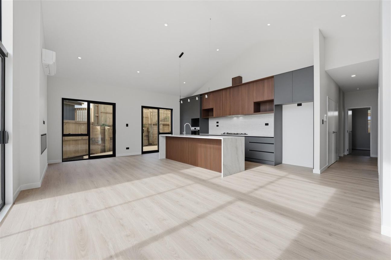 Brand New, 10 years master builder Warranty! - Altro