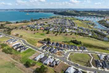  52 Whakairo Crescent, Gulf Harbour