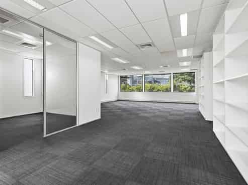 Outstanding office with 'pop top'