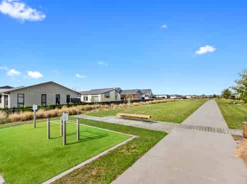 13 Lavinias Way, Chartwell