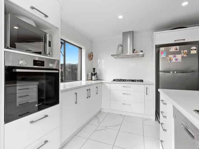13 Lavinias Way, Chartwell