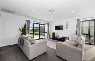 13 Lavinias Way, Chartwell