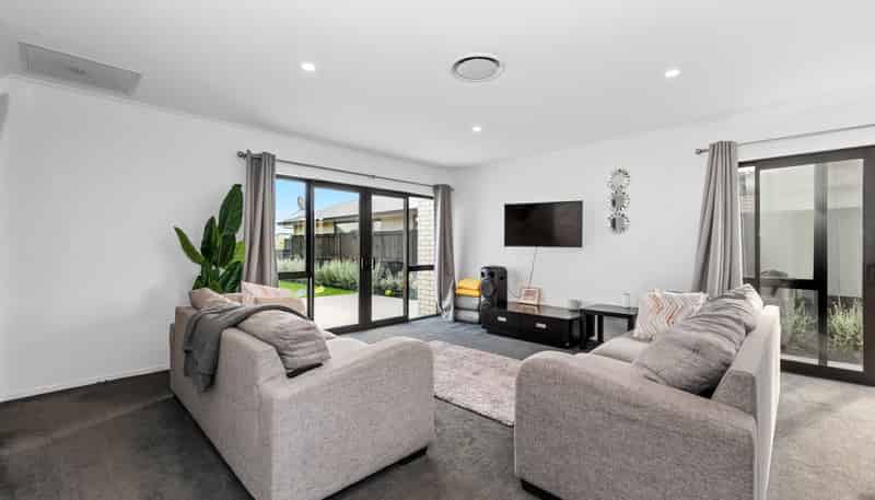 13 Lavinias Way, Chartwell
