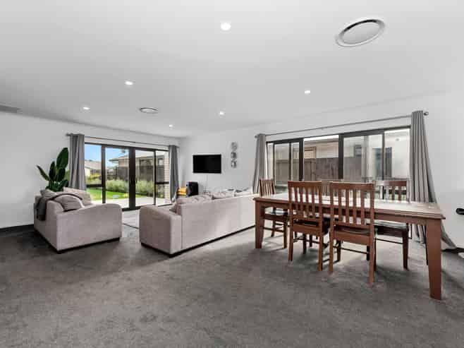 13 Lavinias Way, Chartwell