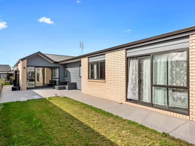 13 Lavinias Way, Chartwell