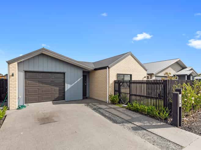 13 Lavinias Way, Chartwell