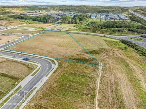 Elevated Lifestyle in Ara Hills: Prime Land with Development Opportunities