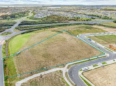 Elevated Lifestyle in Ara Hills: Prime Land with Development Opportunities