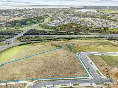Elevated Lifestyle in Ara Hills: Prime Land with Development Opportunities