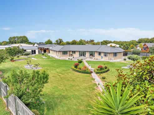 15 Riverside Way, Amberley