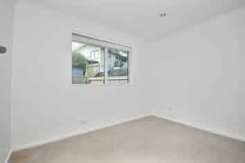 2/130 Spinella Drive, Bayview