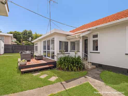 64 Great North Road, Saint Johns Hill