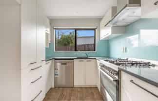 2/17 Mcdougall Street, Manurewa East