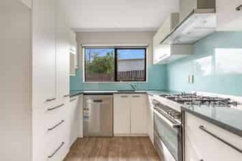 2/17 Mcdougall Street, Manurewa East