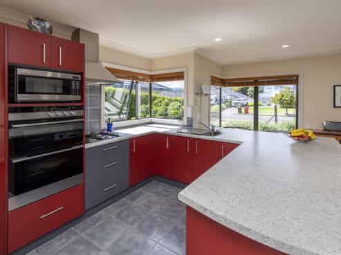 14 San Priamo Place, Paraparaumu Beach