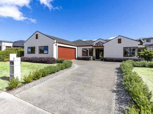 14 San Priamo Place, Paraparaumu Beach
