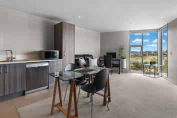 503/3 Rose Garden Lane, Albany