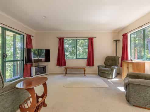 8/3382 Pourerere Road, Pourerere