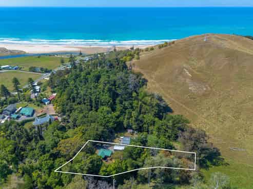 8/3382 Pourerere Road, Pourerere