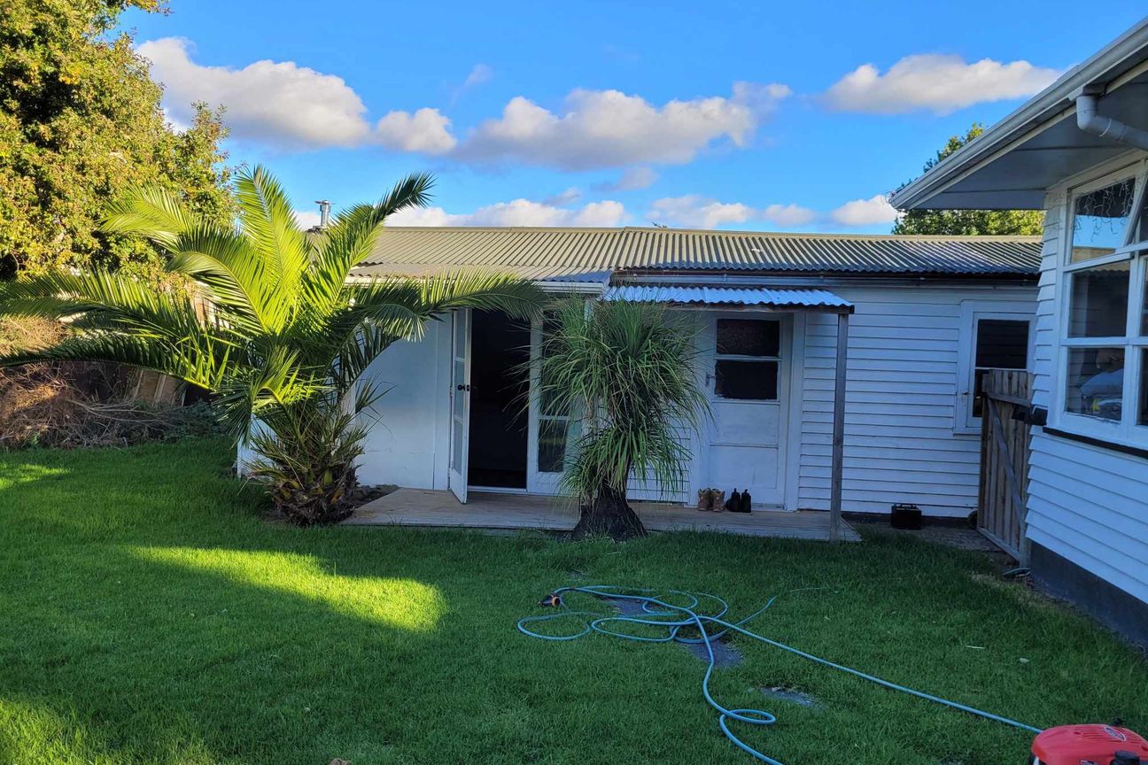 (Private and fully fenced home)rented - Mehr