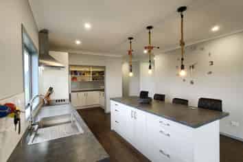 70 Peters Road, Kaimiro
