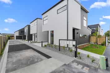 115C Lincoln Road, Addington