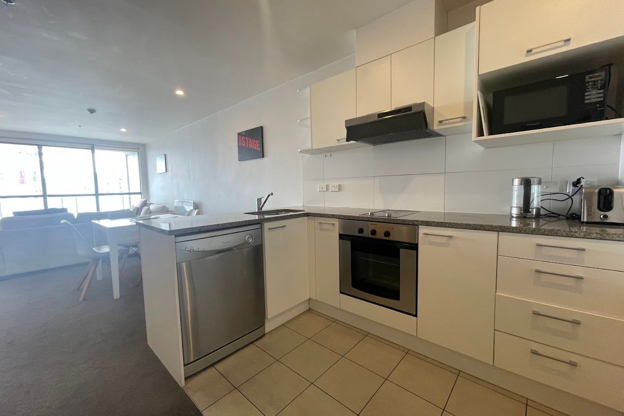Elegant Living in a Prime Location - Widok 2