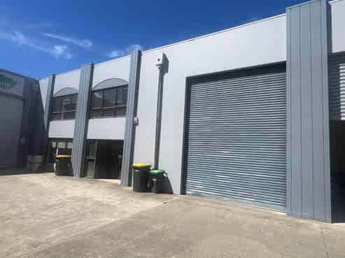 Woolston Warehouse With Tidy Office/Showroom