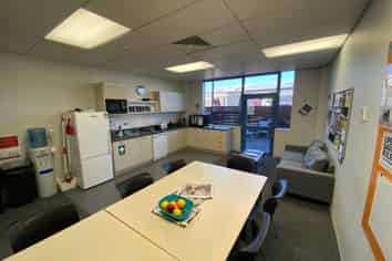 Tidy office space in Te Rapa
