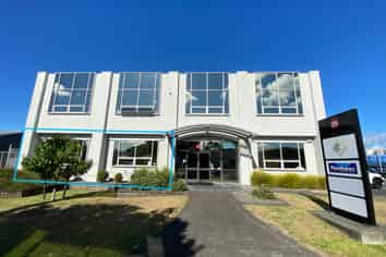 Tidy office space in Te Rapa
