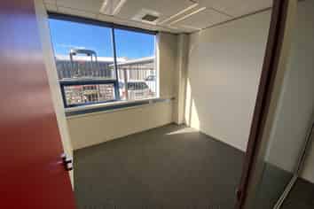 Tidy office space in Te Rapa