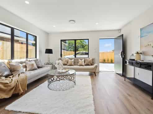 140 A-E Kolmar Road, Papatoetoe