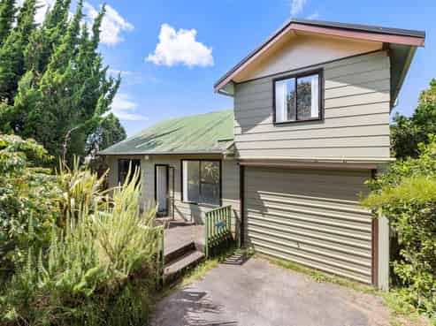 1184 East Coast Road, Whakatiwai