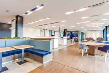 Premium Workspace moments from Auckland Airport