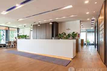 Premium Workspace moments from Auckland Airport