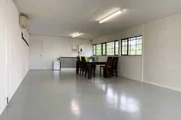 Tidy & Versatile 905m2 Industrial Unit | Pakuranga
