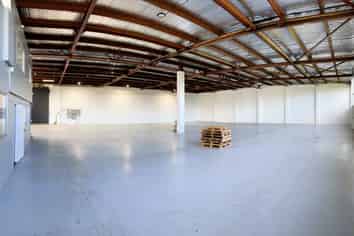 Tidy & Versatile 905m2 Industrial Unit | Pakuranga