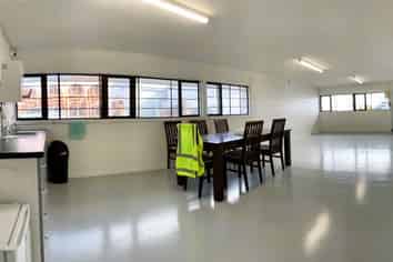 Tidy & Versatile 905m2 Industrial Unit | Pakuranga